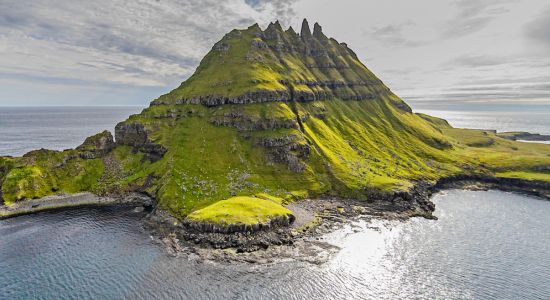 Norge har alt fra gode lønninger og arbejdsvilkår til fantastiske naturoplevelser, hvor  du aldrig er langt fra smukke naturoplevelser, hvad enten det er skiture om vinteren eller vandreture om sommeren.